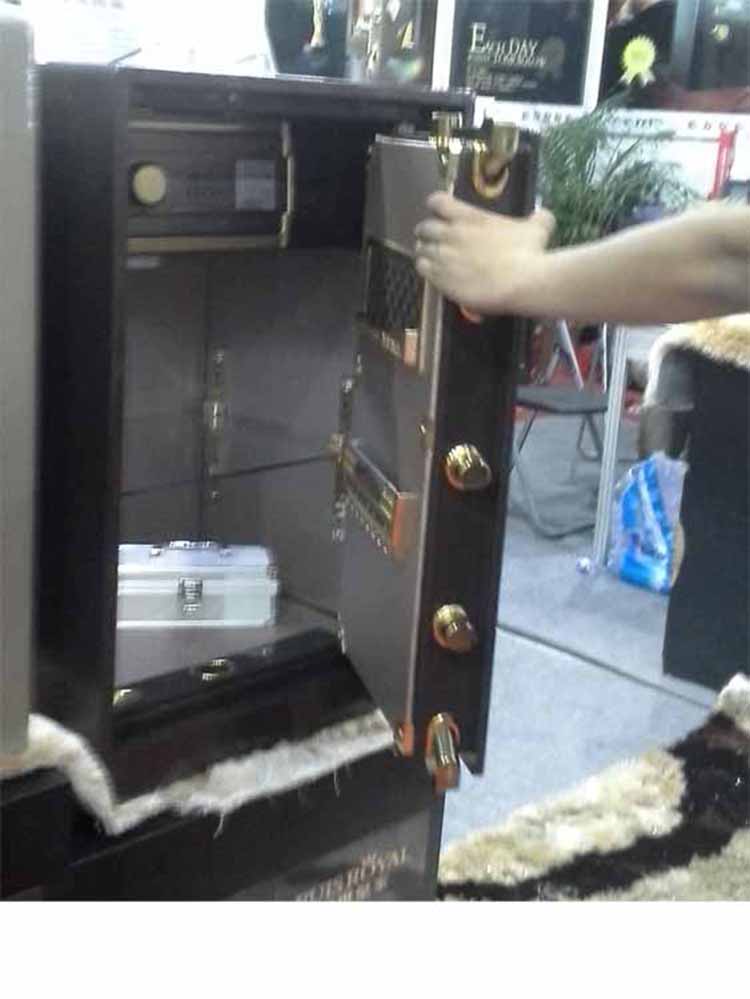 The new type of cabinet will be displayed at the Canton fair --- international safe and lock exhibit